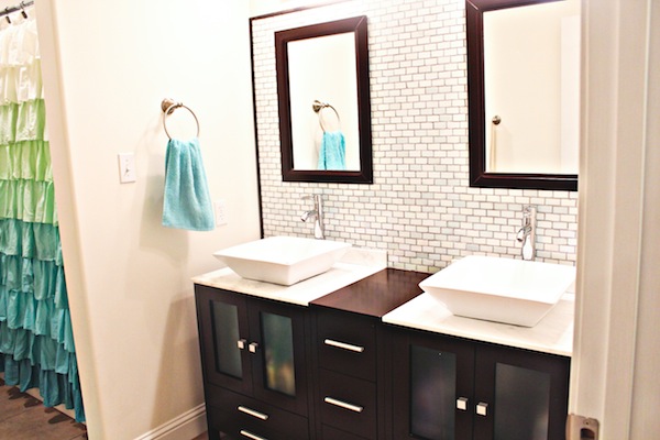 Bathroom Wall Art…Easy and Free!