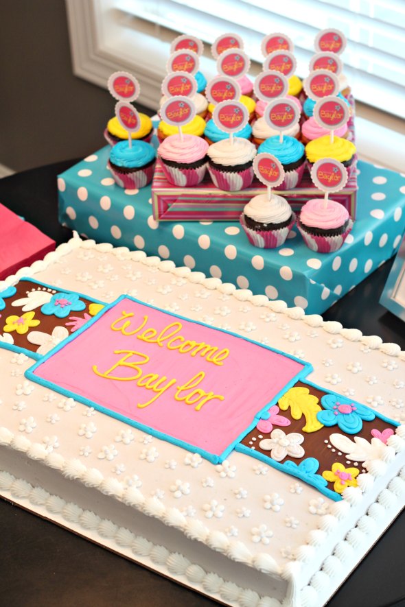 baby shower sip and see sweets table