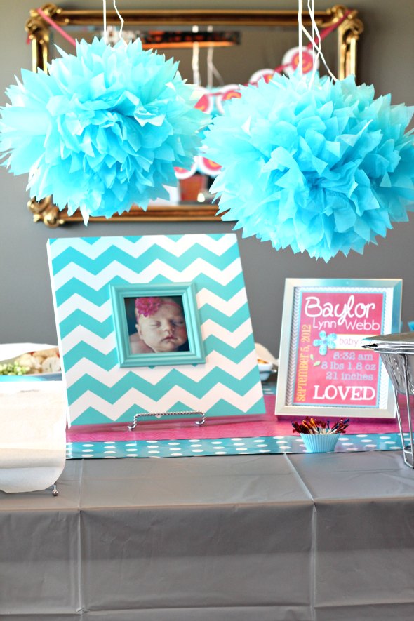 baby shower sip and see table display