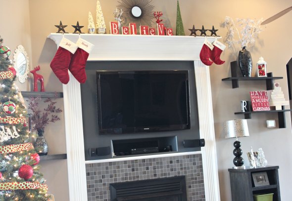 Christmas Holiday Mantel Decor