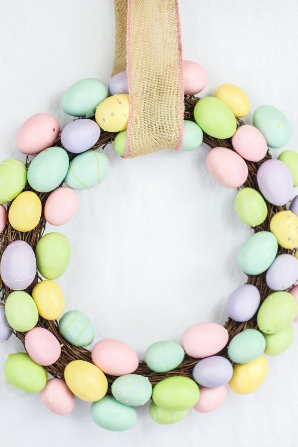 DIY Easter Egg Wreath Idea