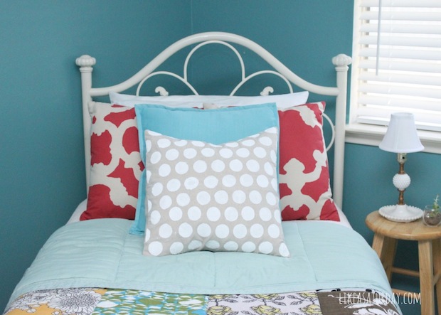 DIY Polka Dot Pillow Cover