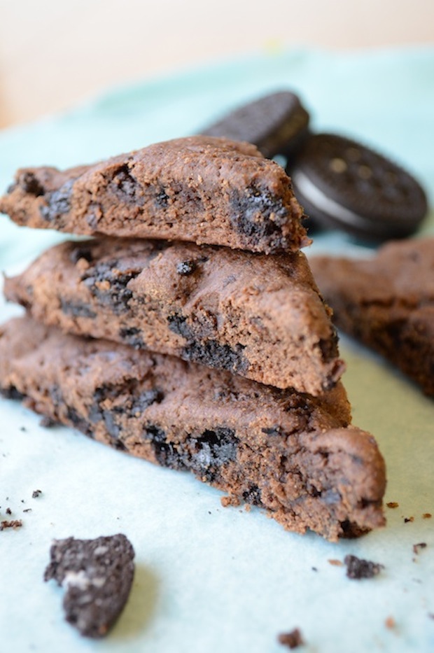 Dark-Chocolate-Oreo-Scones-8