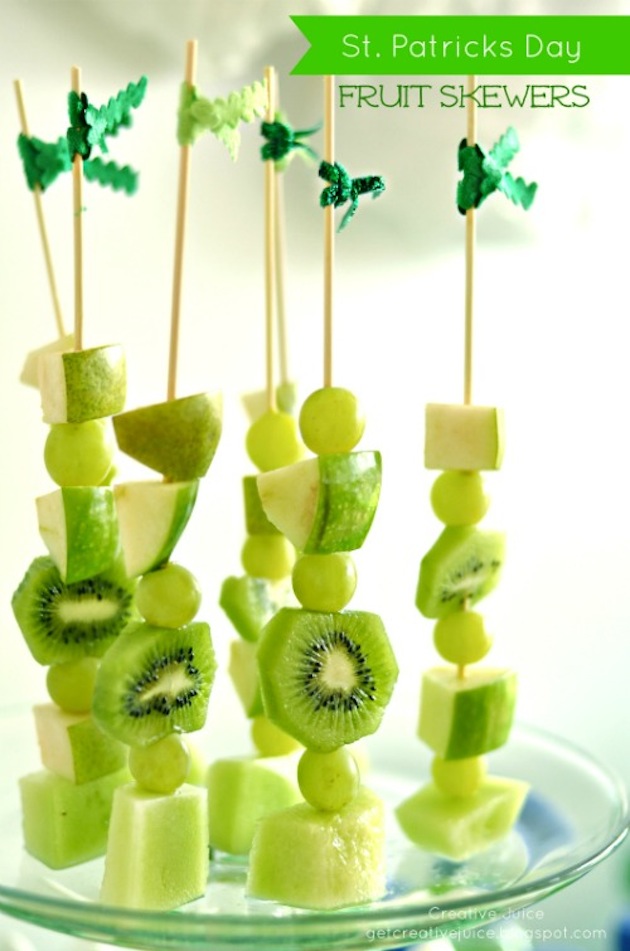 st-patricks-day-healthy-fruit-skewers-1